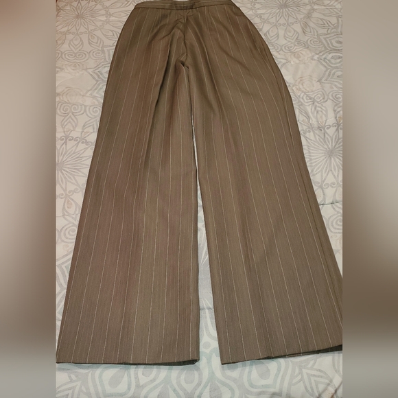 Womens Le Suit 2pc Pantsuit, Taupe With Pinstripes - Picture 8 of 15